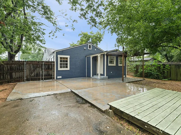1137 Nickols Ave — Photo 20