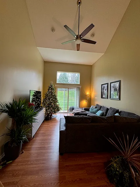 3 bed, 2.5 bath, 2162 sqft, $3,400 — Photo 4