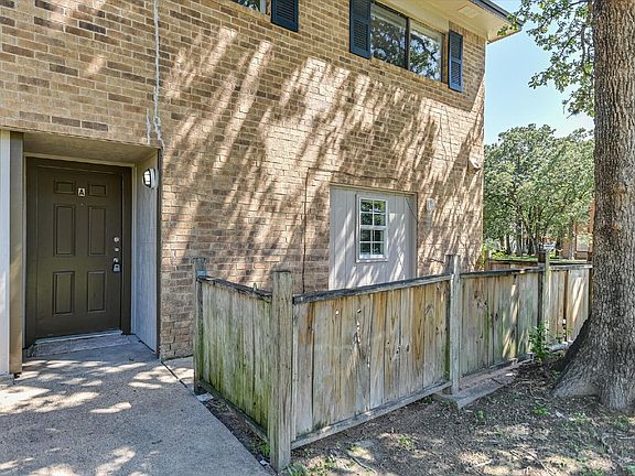 2nd image of 2403 Bosque Dr APT A