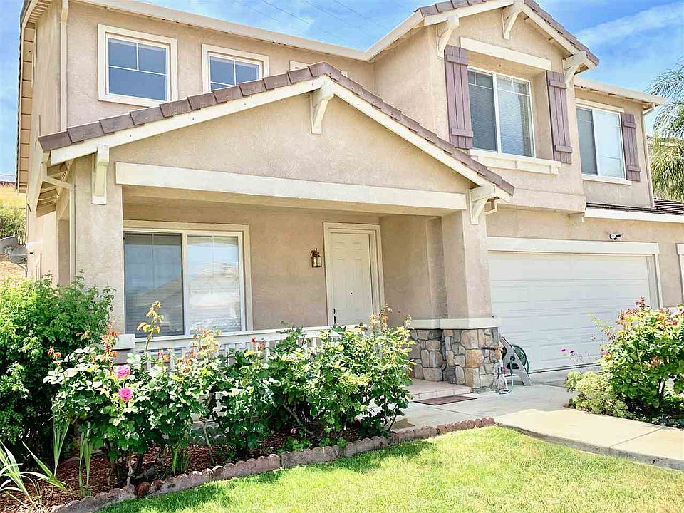 1st image of 2511 Cambridge Dr