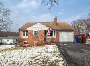 99 Strong St, Springfield, MA 01104