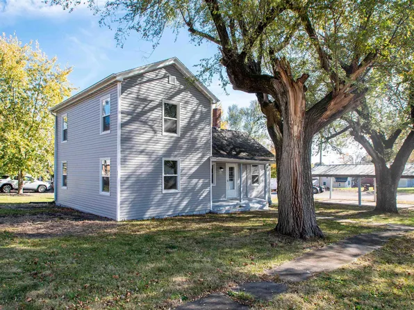 401 E Fast Ave, Mackinaw, IL 61755