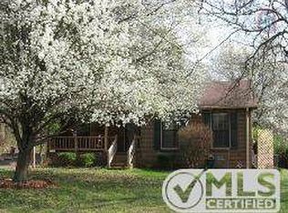 1055 Neelys Bend Rd, Madison, TN 37115