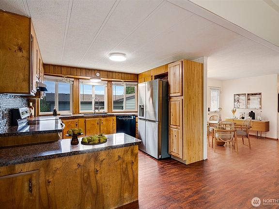 5th image of 706 Dennis Street SE #1