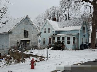 15 Dixon St, Laconia, NH 03246