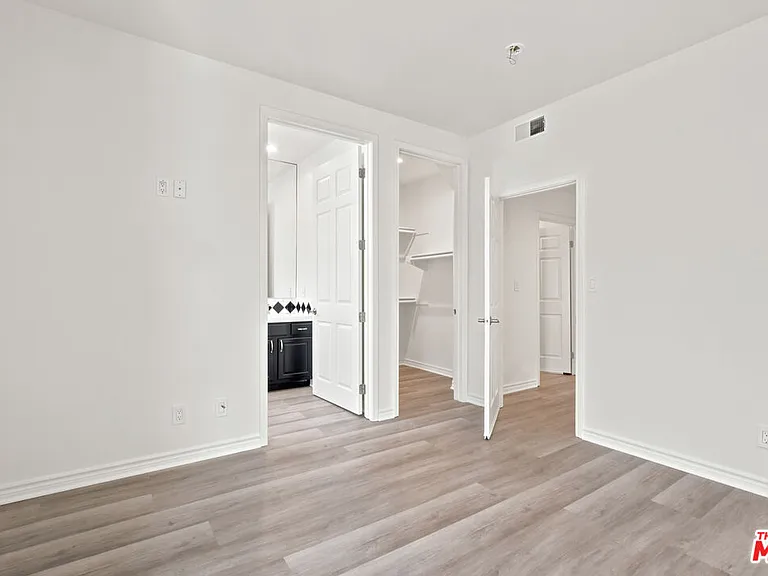 4940 Laurel Canyon Blvd #102 — Photo 11
