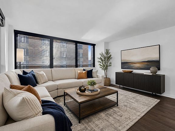 3rd image of 222 E Pearson St APT 1401
