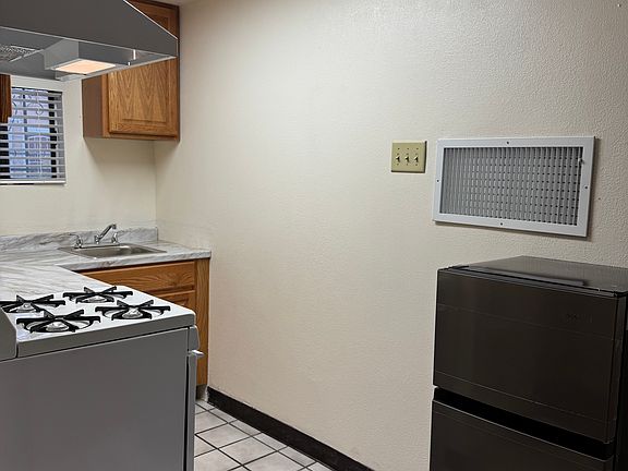 New stove and refrigerator