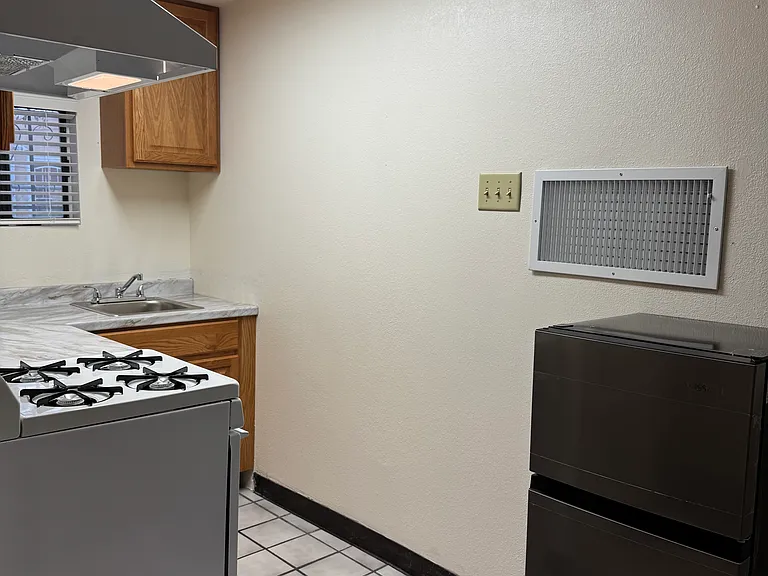 New stove and refrigerator