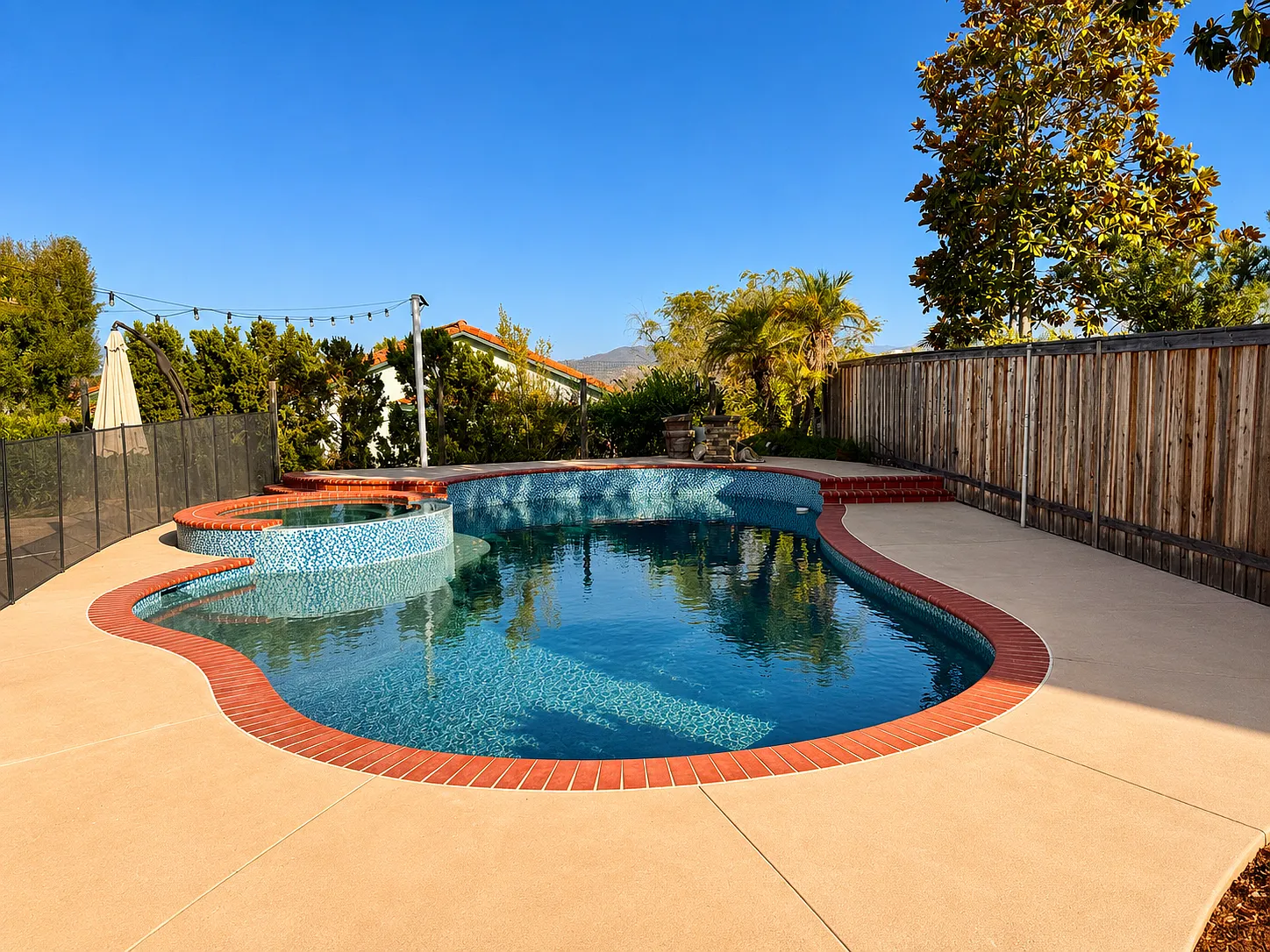 4 bed, 2282 sqft, $6,190 — Photo 2