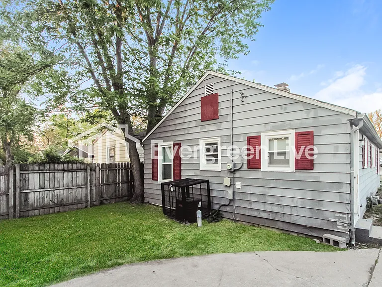 2230 N Butler Ave — Photo 15