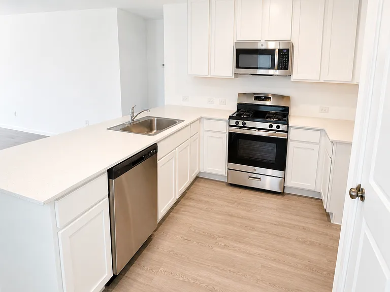 738 Thea Mdws — Photo 5