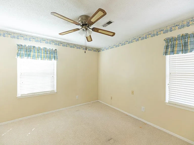 5517 Robinridge Rd — Photo 35