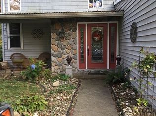 4616 Spruce Rise Rd, Parkersburg, WV 26104