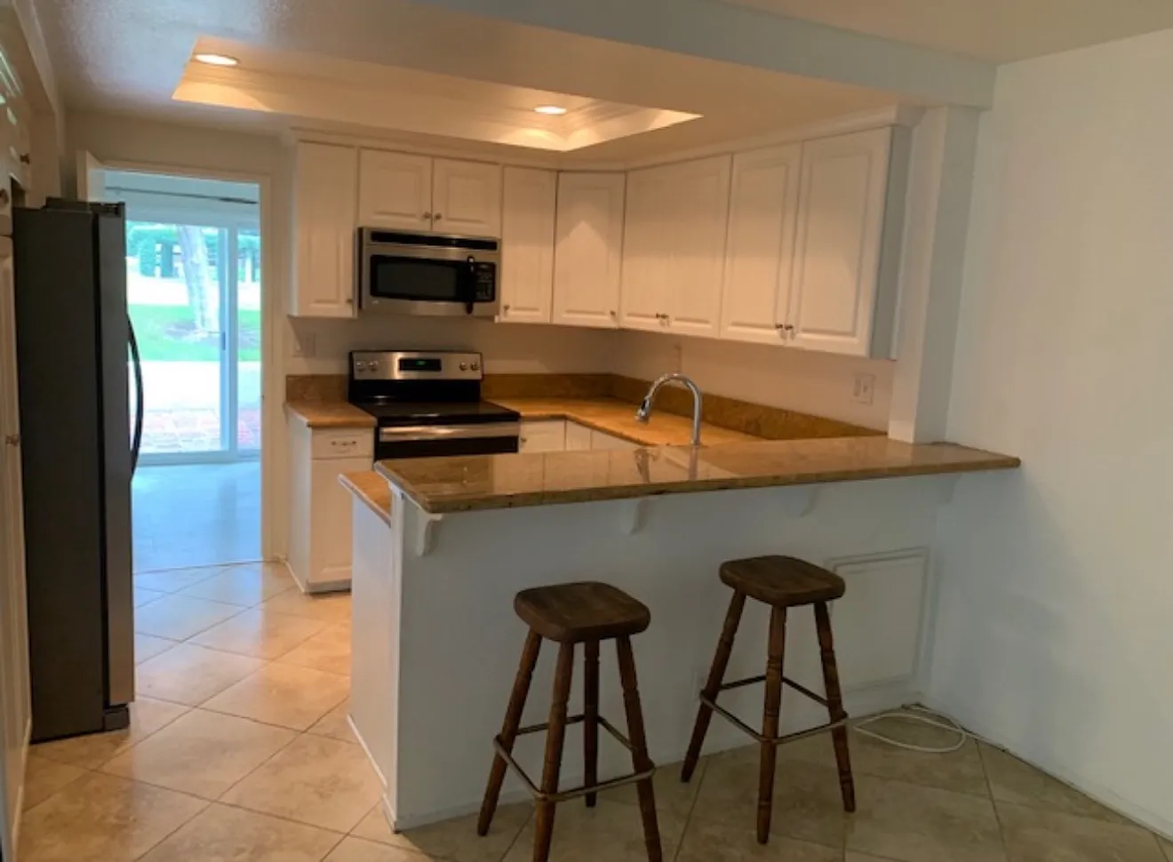3 bed, 2.5 bath, 1466 sqft, $4,500 — Photo 4