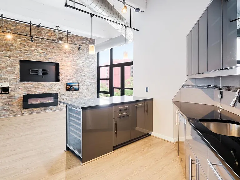 444 N 4th St #517 — Photo 5