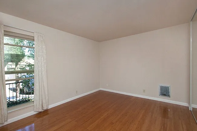 2055 Ascot Dr #107 — Photo 11