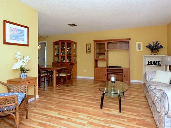 3rd image of 6569 Waterford Cir