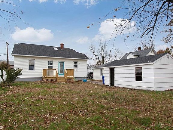 5th image of 133 Goldsmith Ave