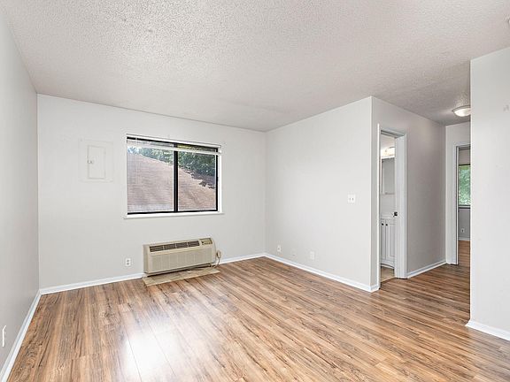 3rd image of 1602 Brookside Dr #312