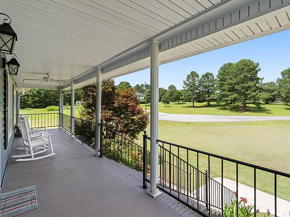 4th image of 131 Fawn Meadows Ln