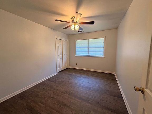 3rd image of 1310 Bradley Ln