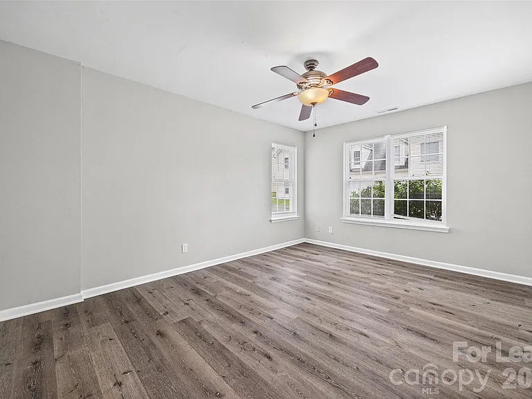 5194 Brooktree Dr — Photo 4