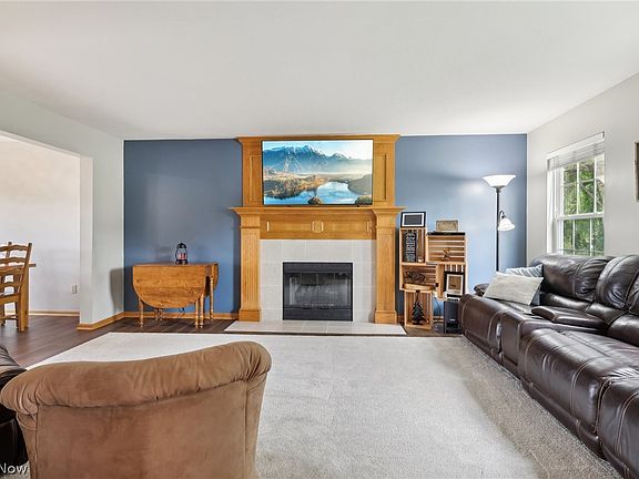 4th image of 922 Longbrook Dr
