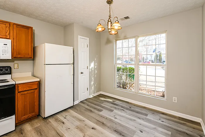3321 Waldrop Trl — Photo 6