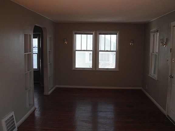 4th image of 3812 E 53rd Ter