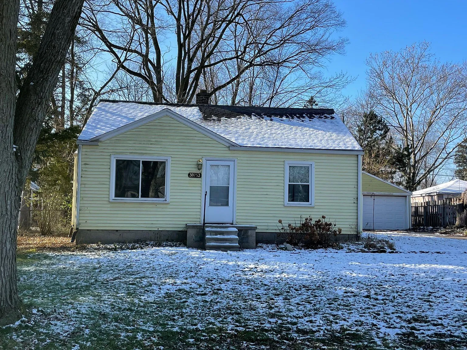 2 bed, 1.0 bath, 753 sqft, $1,450 — Photo 2