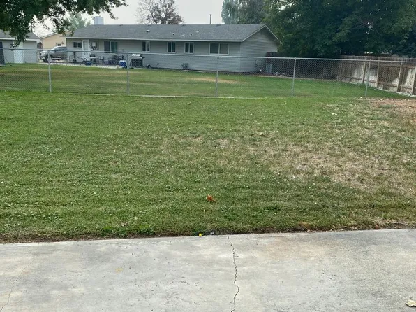 529 Sharon Ave E, Moses Lake, WA 98837