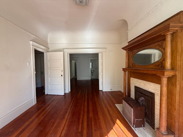 542 Steiner St #1