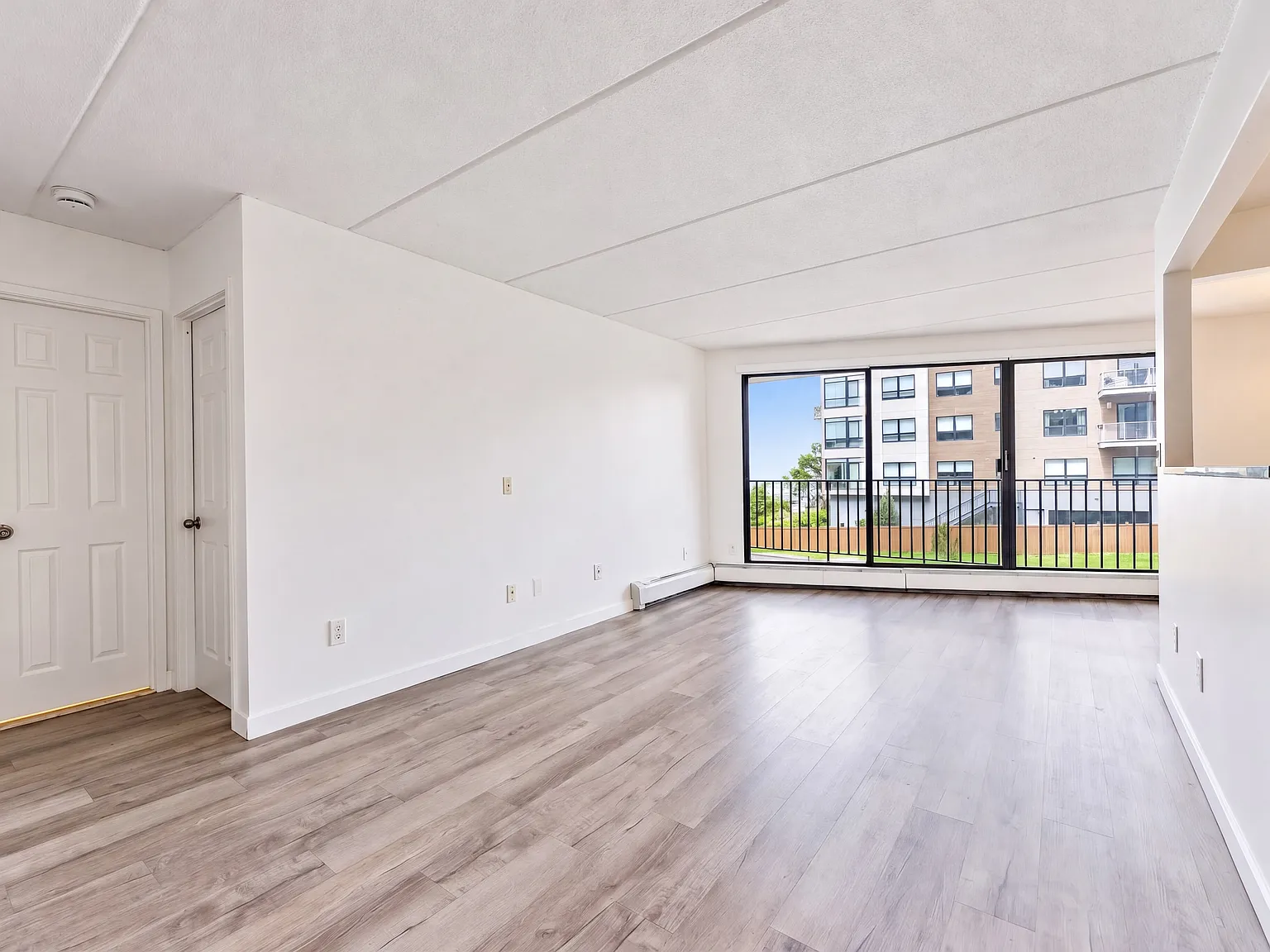 1 bed, 791 sqft, $2,700 — Photo 3