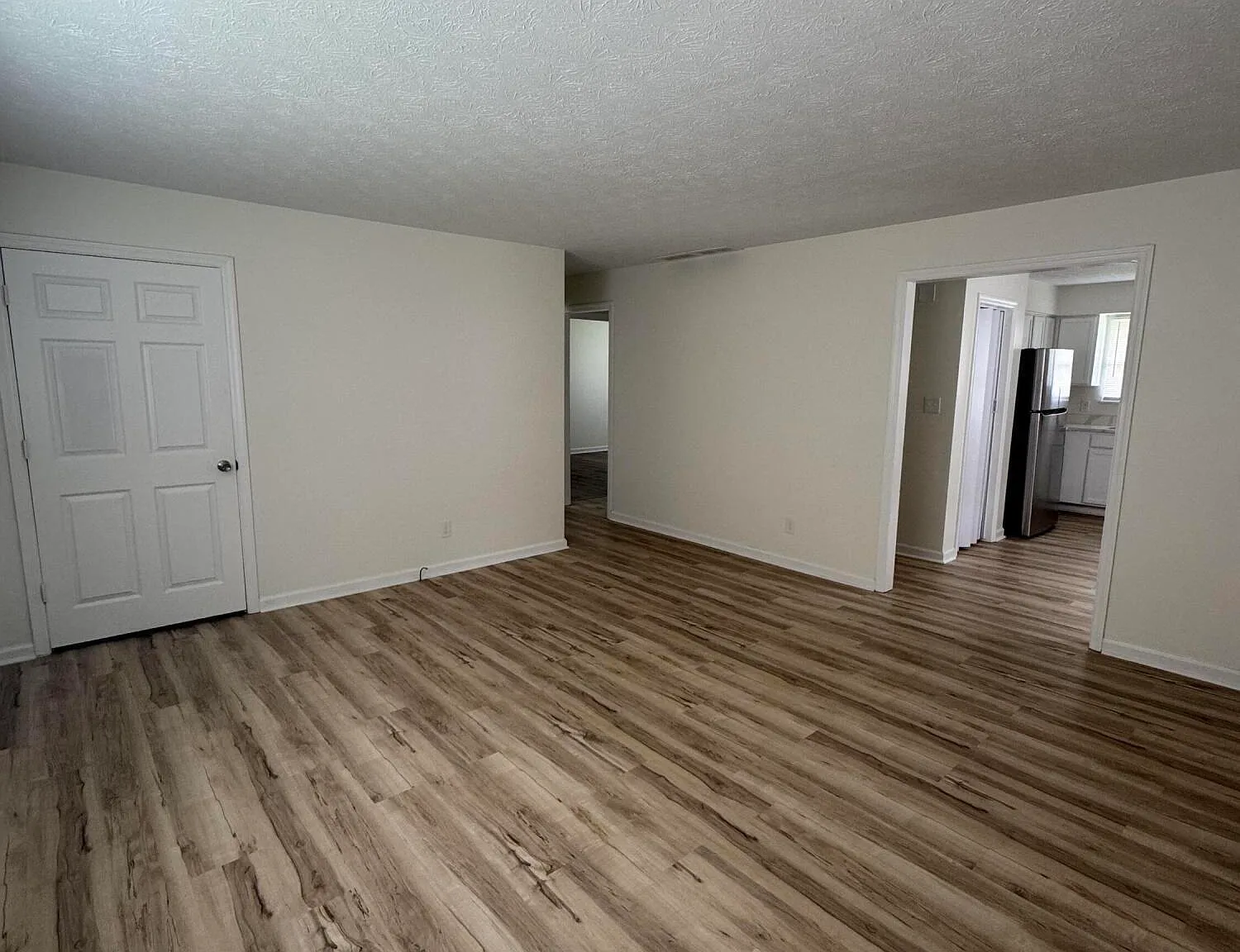 2 bed, 1.0 bath, $1,050 — Photo 4
