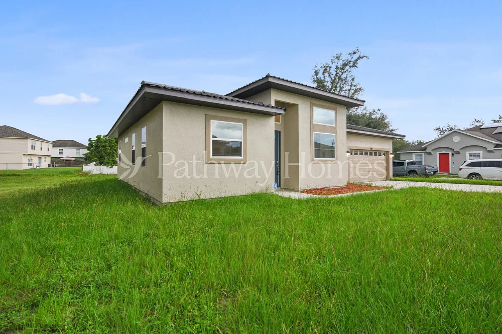 4 bed, 2.0 bath, 1562 sqft, $1,965 — Photo 3