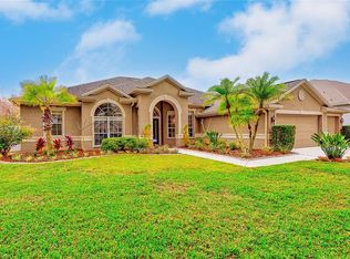 5516 Garden Arbor Dr, Lutz, FL 33558