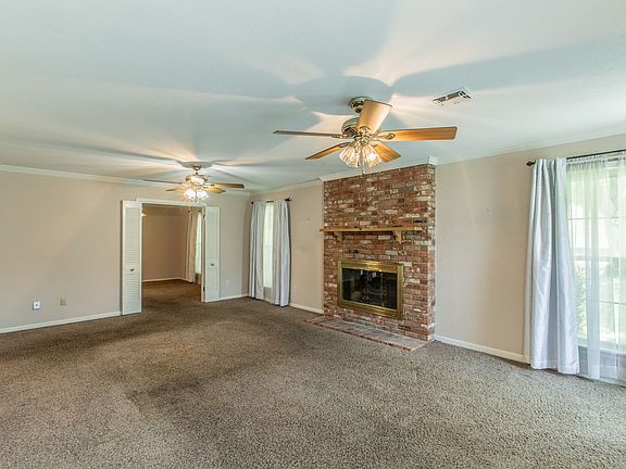 3rd image of 723 Gaywood Dr
