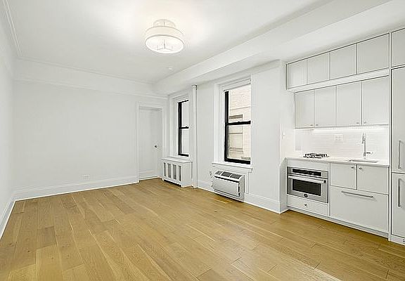 4th image of 225 W 23rd St APT 1F