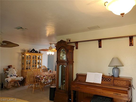 4th image of 125 SE 41st St