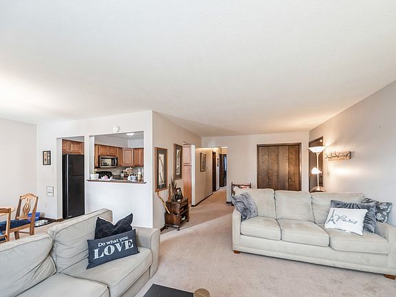 3rd image of 4533 Woodland Ave Unit 1
