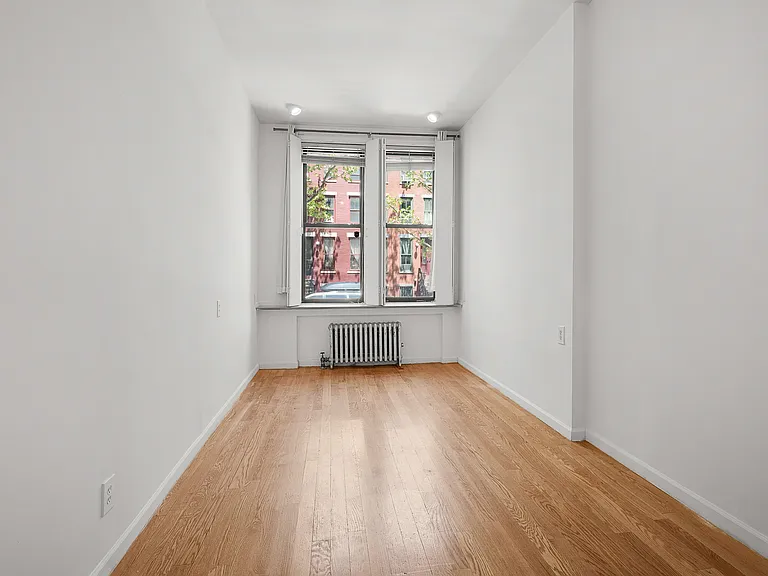 21-48 45th Ave #1L — Photo 5
