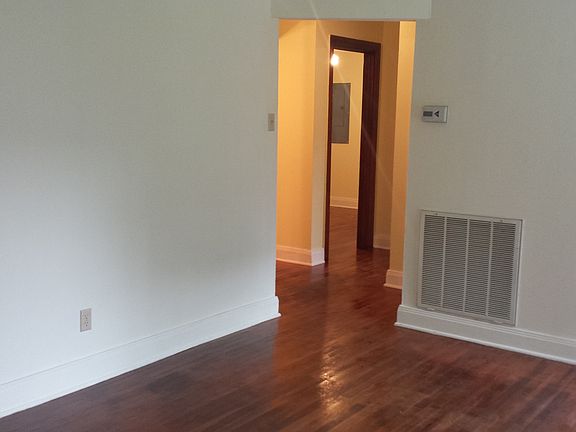 4th image of 104 Sanford Dr