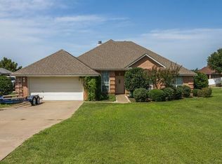 717 Aqua Vista Dr, Granbury, TX 76049
