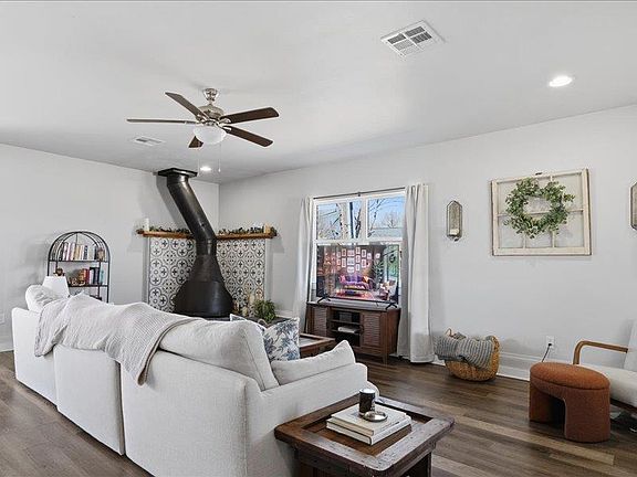 4th image of 1501 Lawton Ave