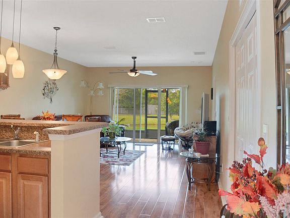 4th image of 316 Wooded Crossing Cir