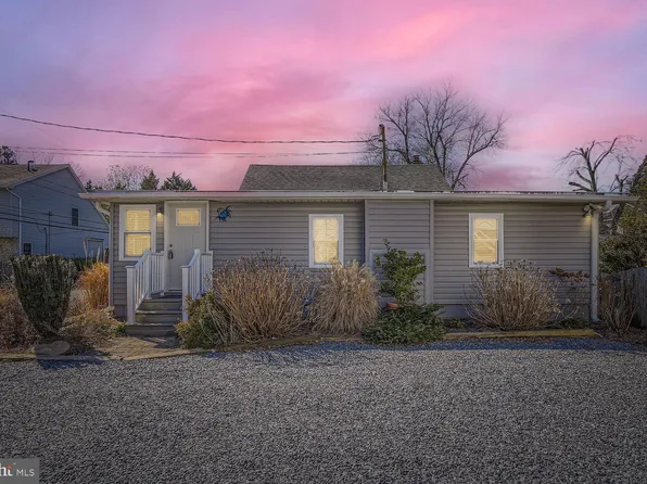 1611 Chesapeake Ln, Edgewater, MD 21037