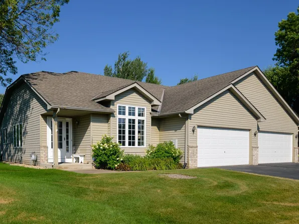 23037 Arrowhead St NW, Saint Francis, MN 55070