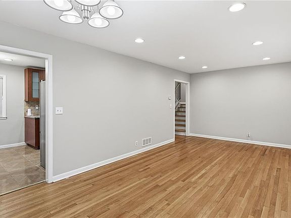 3rd image of 4411 Langdon Dr