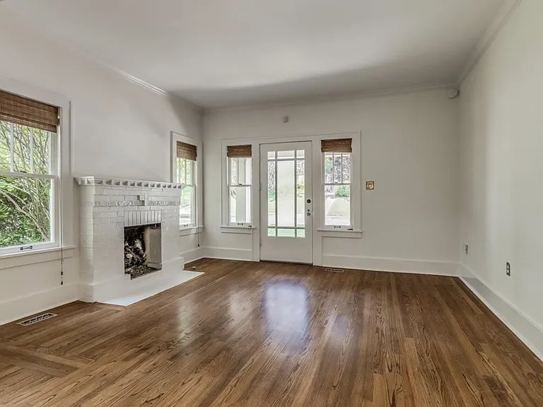 1344 E 20th St S — Photo 3
